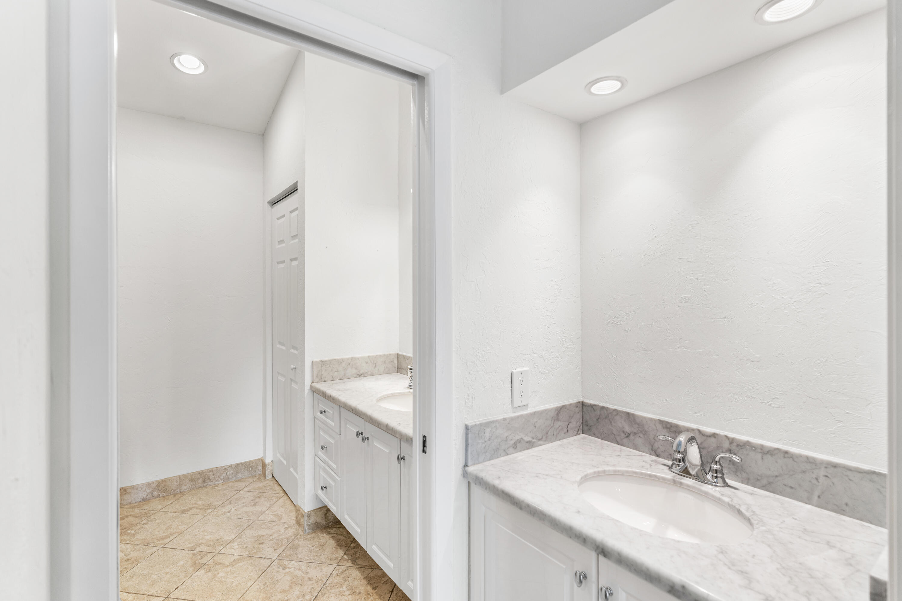 6656 Las Flores Drive Boca Raton, FL 33433 - Photo 32 of 63 KNE03420