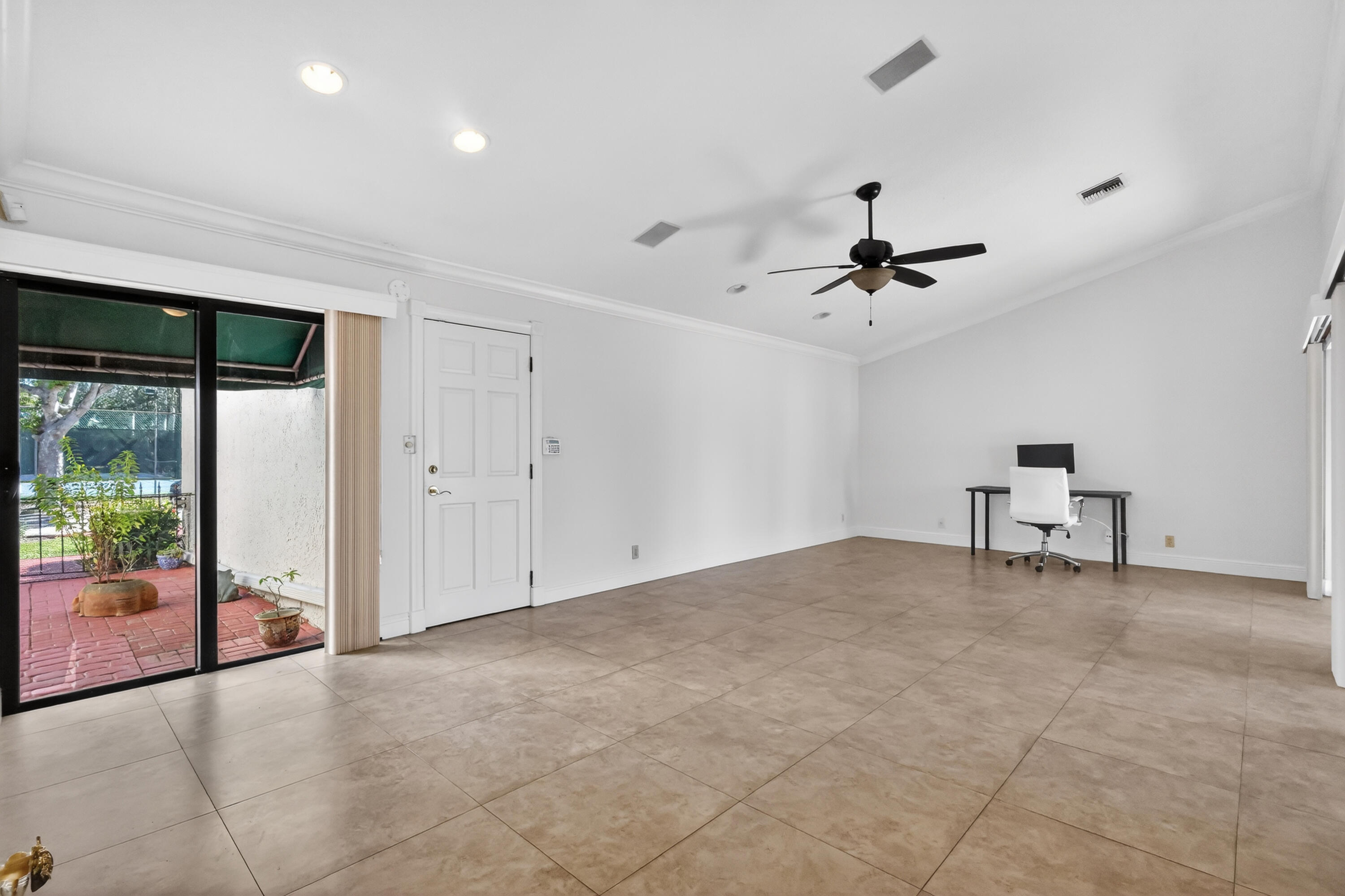 6656 Las Flores Drive Boca Raton, FL 33433 - Photo 5 of 63 F14A9716