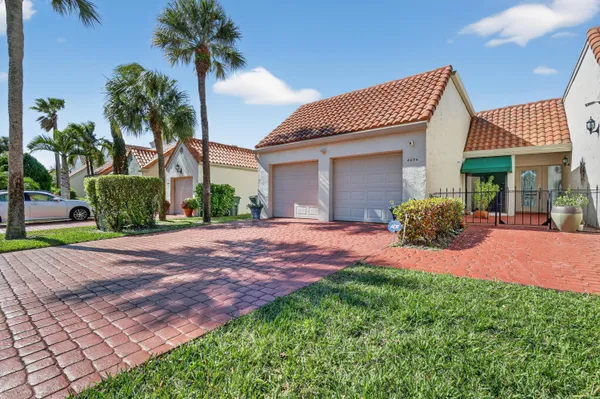 $745,000 | 6656 Las Flores Drive, Boca Raton, FL 33433