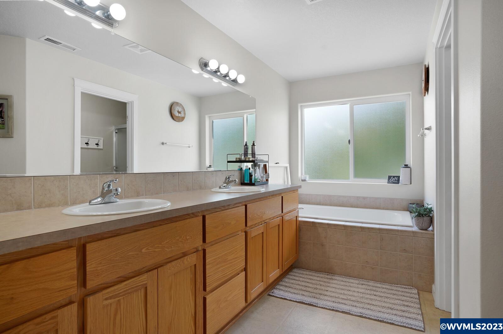 4493 Aztec Loop Northeast Albany, OR 97321 - Photo 28 of 42 Gallery Image 28