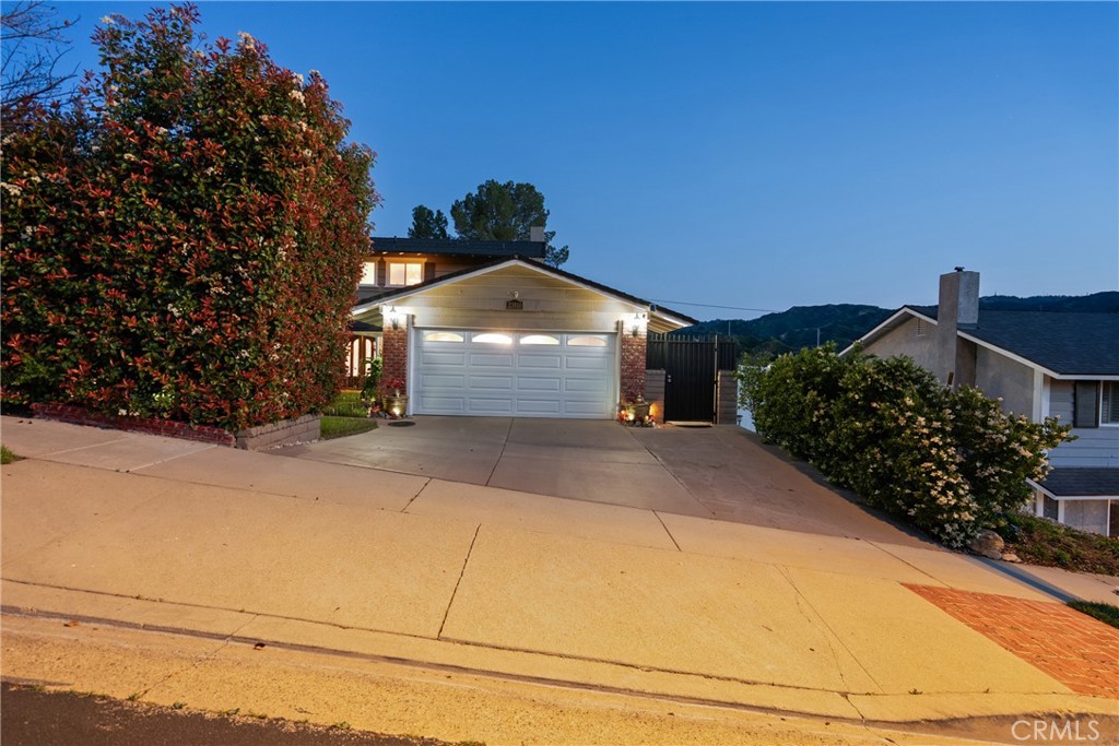 23810 Fambrough Street Newhall, CA 91321 - Photo 12 of 75