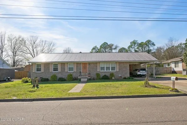 $235,000 | 381 Sunset Drive, Lexington, TN 38351