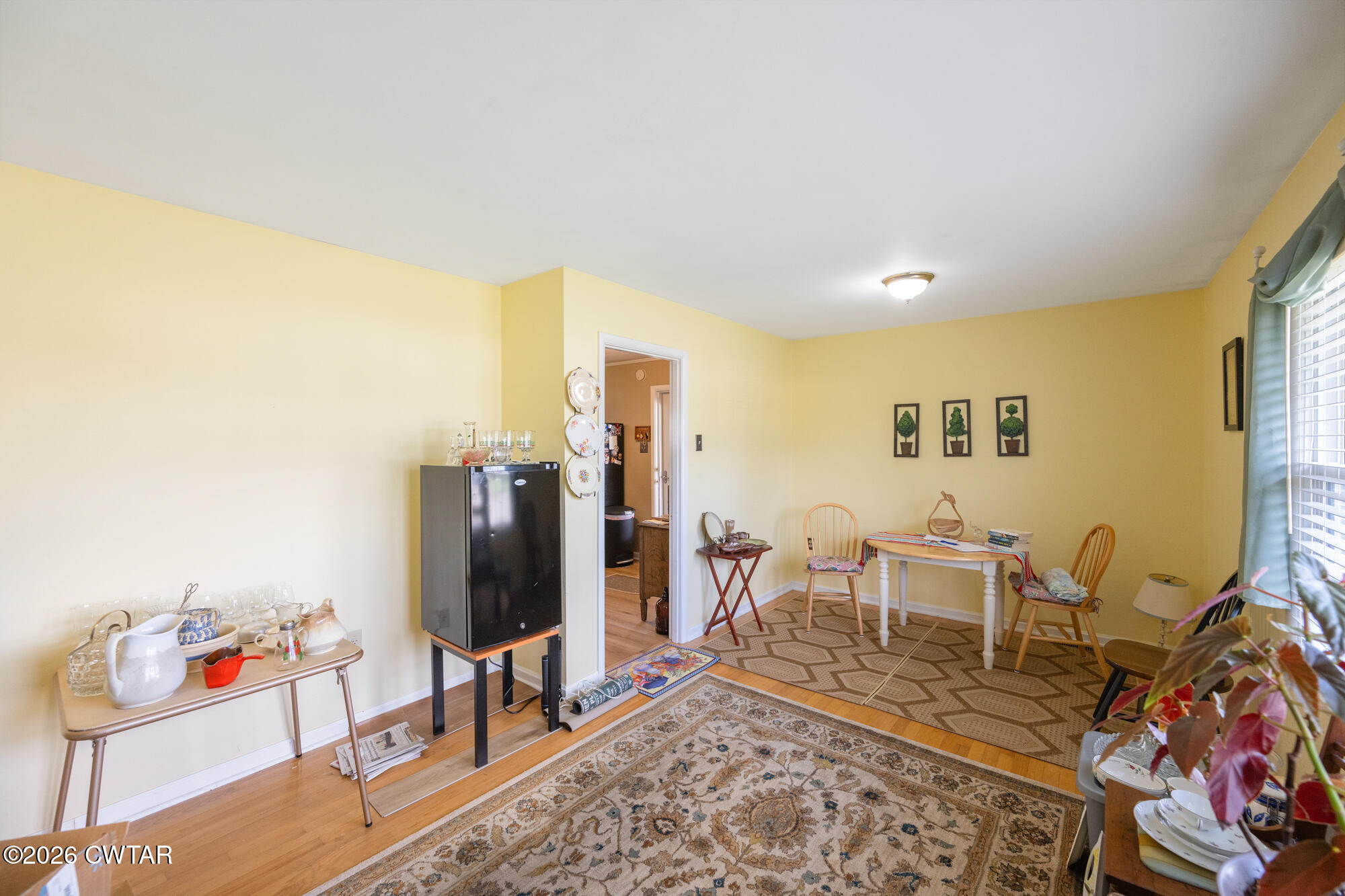 381 Sunset Drive Lexington, TN 38351 - Photo 10 of 26 a living room with furniture and wooden floor