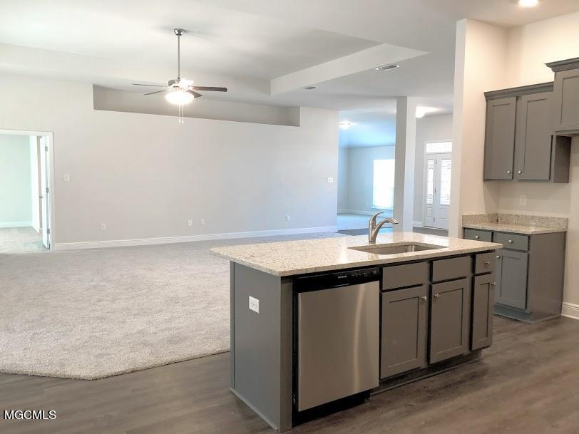 6227 Roxanne Way Biloxi, MS 39532 - Photo 3 of 33 Great Room