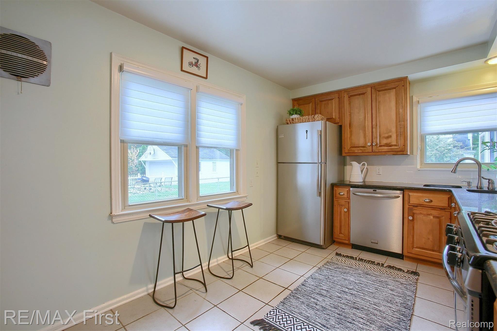 8-Kitchen.jpg