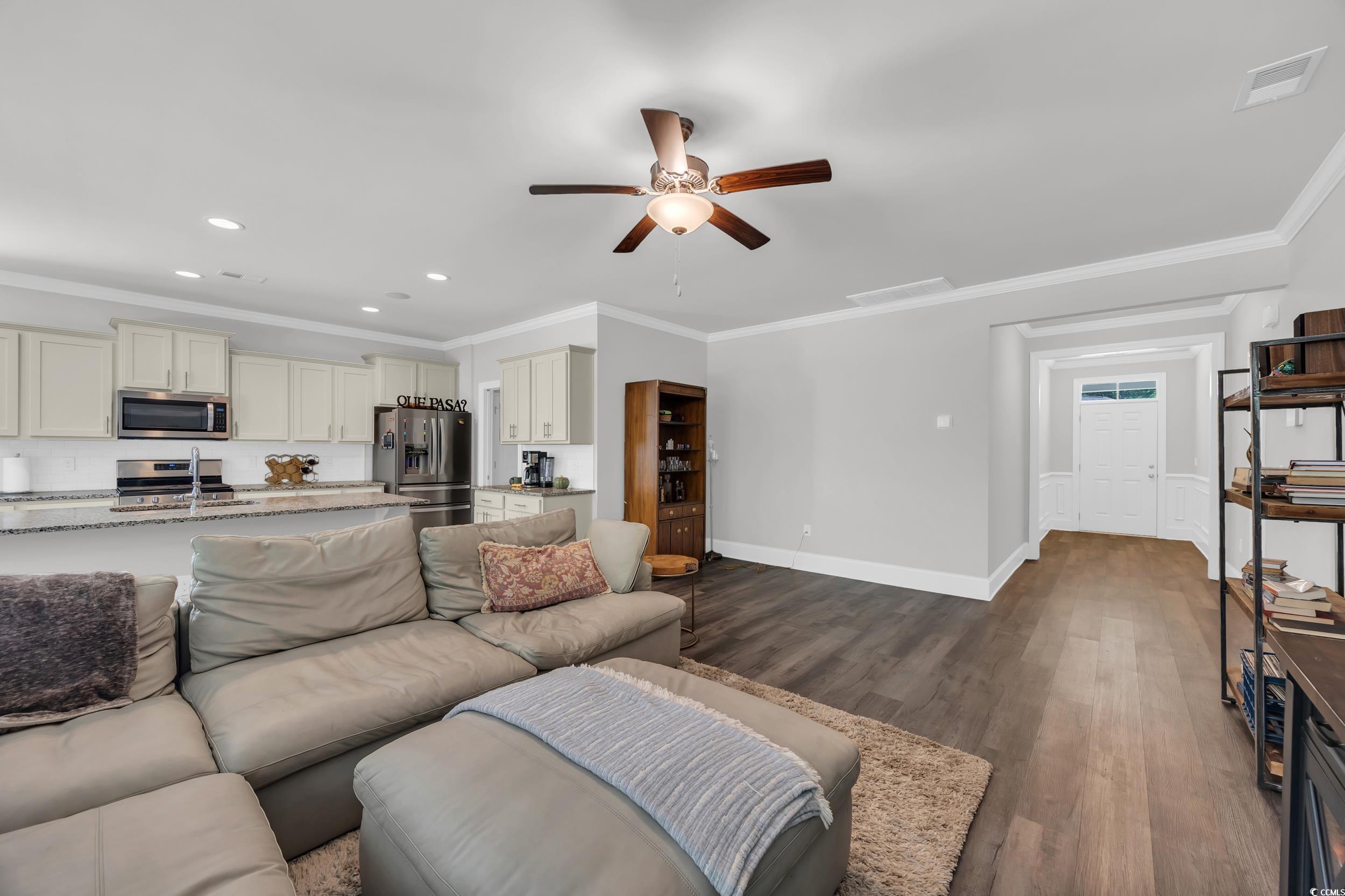 340 Scottsdale Court Murrells Inlet, SC 29576 - Photo 13 of 40