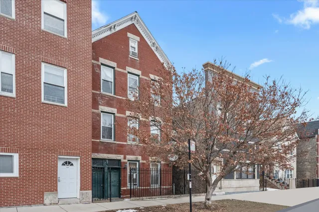 $550,000 | 934 West 35th Place, Chicago, IL 60609
