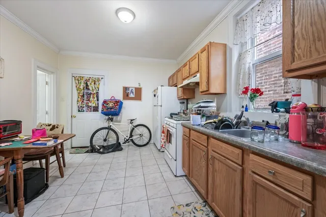 $550,000 | 934 West 35th Place, Chicago, IL 60609