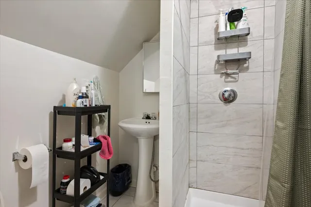 $550,000 | 934 West 35th Place, Chicago, IL 60609