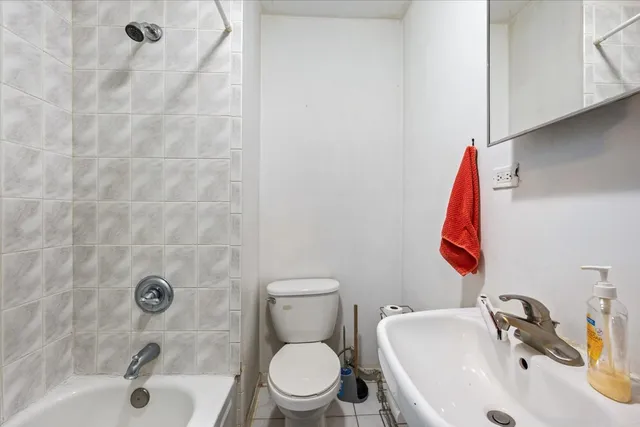 $550,000 | 934 West 35th Place, Chicago, IL 60609