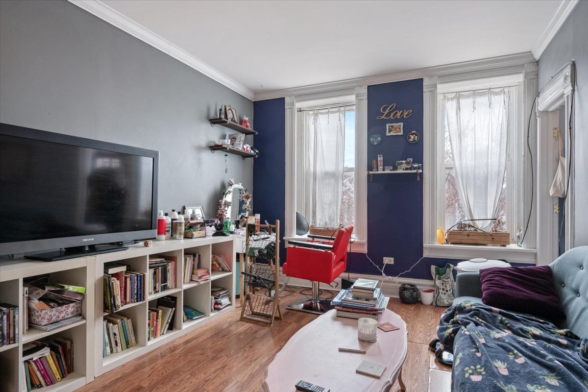 934 West 35th Place Chicago, IL 60609 - Photo 5 of 24