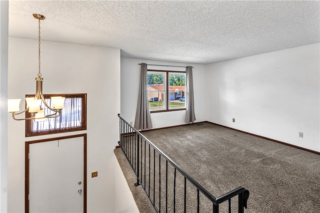 4621 East Willowbrook Lane Decatur, IL 62521 - Photo 4 of 33