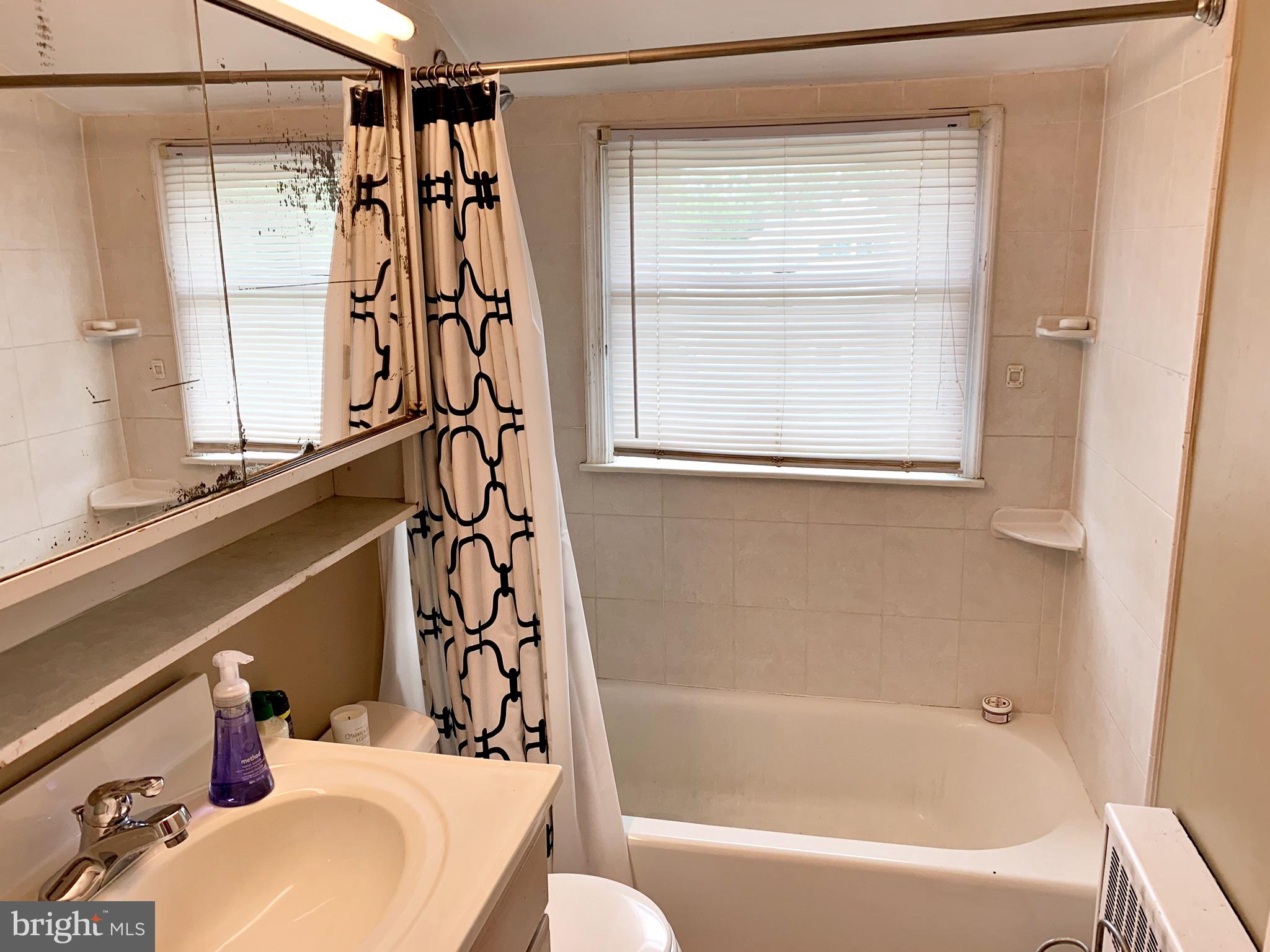 2 Tulip Tree Road Levittown, PA 19056 - Photo 23 of 30