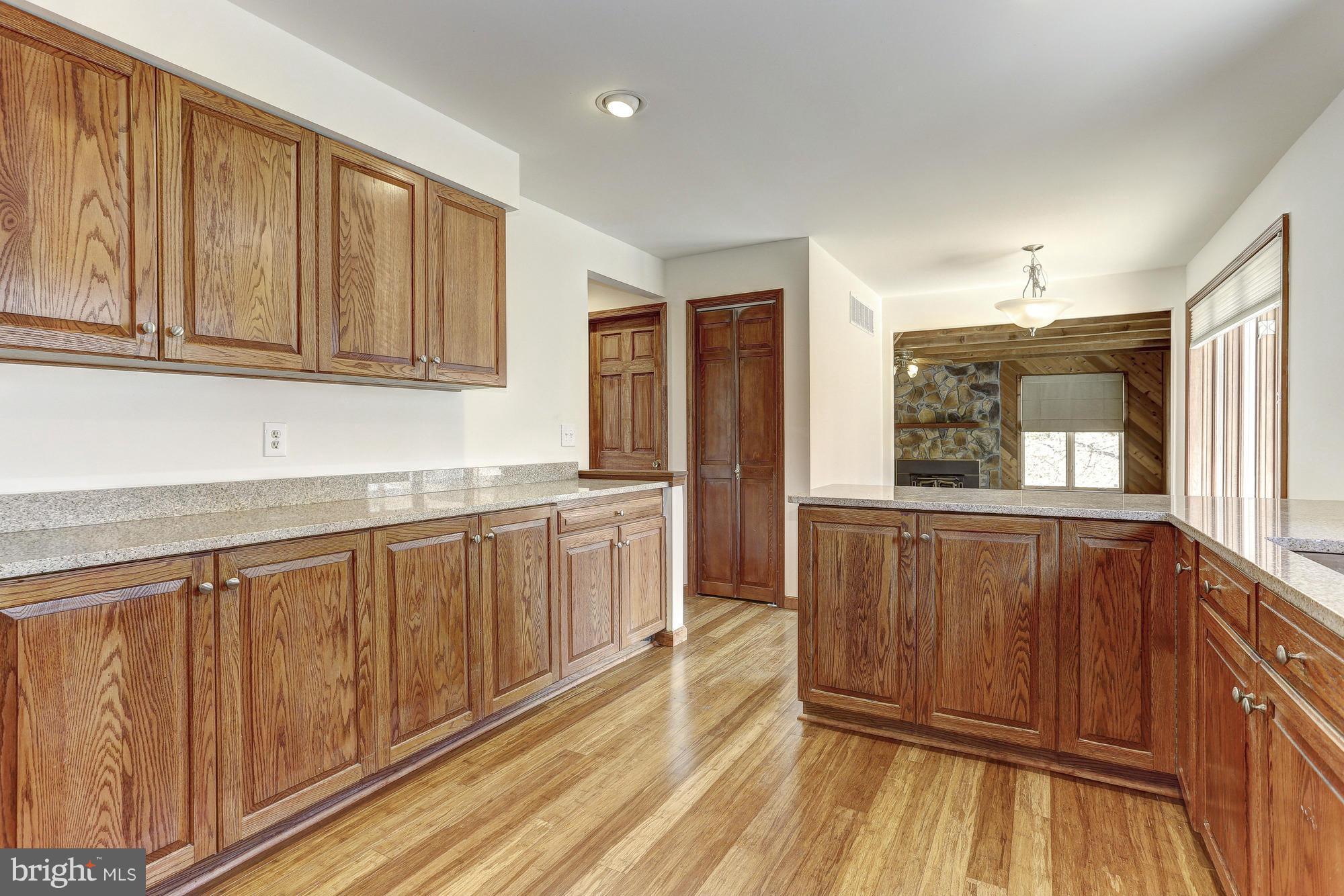 12650 Knoll Road Mount Airy, MD 21771 - Photo 9 of 30 Kitchen