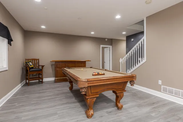 $725,000 | 6 Stonebrook Court, Bloomington, IL 61704