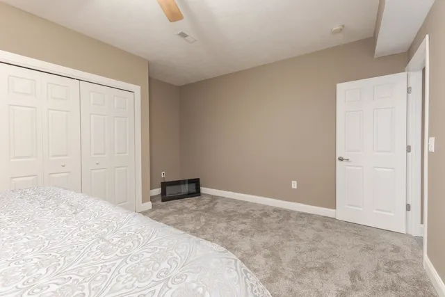 $725,000 | 6 Stonebrook Court, Bloomington, IL 61704