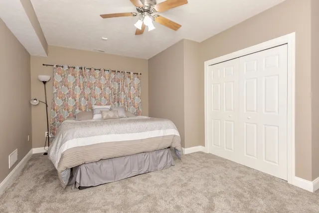 $725,000 | 6 Stonebrook Court, Bloomington, IL 61704