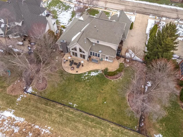 $725,000 | 6 Stonebrook Court, Bloomington, IL 61704