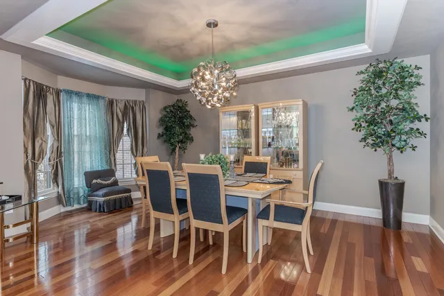 $725,000 | 6 Stonebrook Court, Bloomington, IL 61704