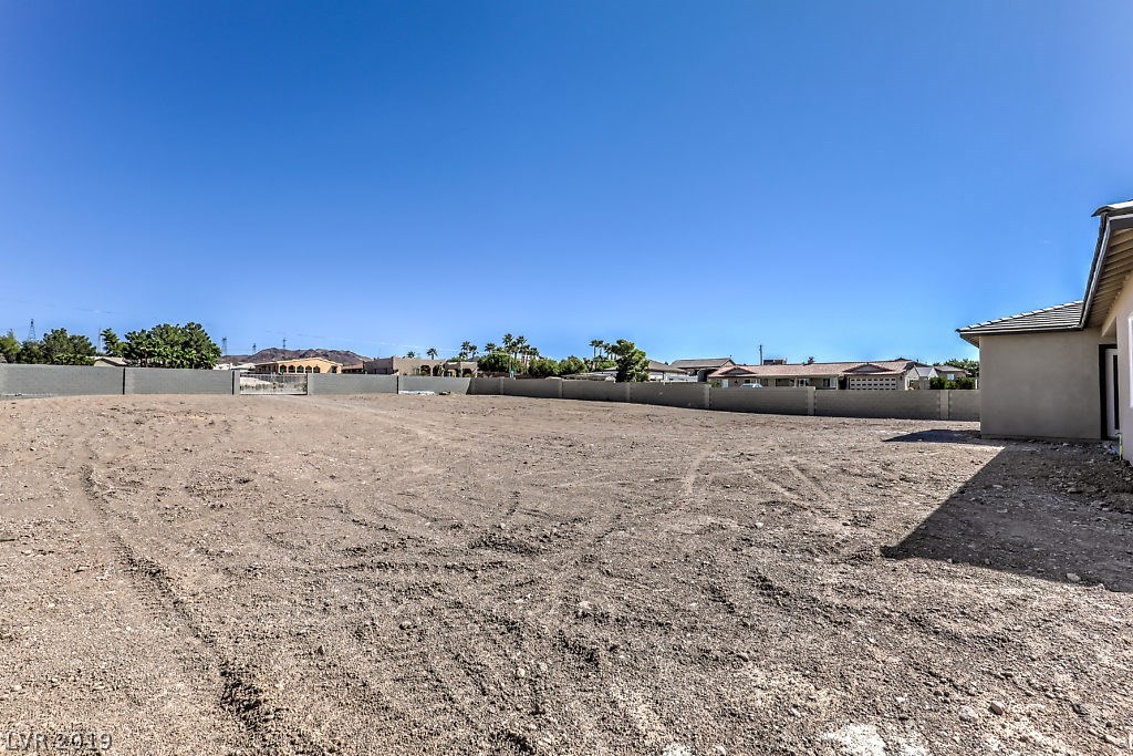 503 North Racetrack Road Henderson, NV 89015 - Photo 7 of 29 Gallery Image 7