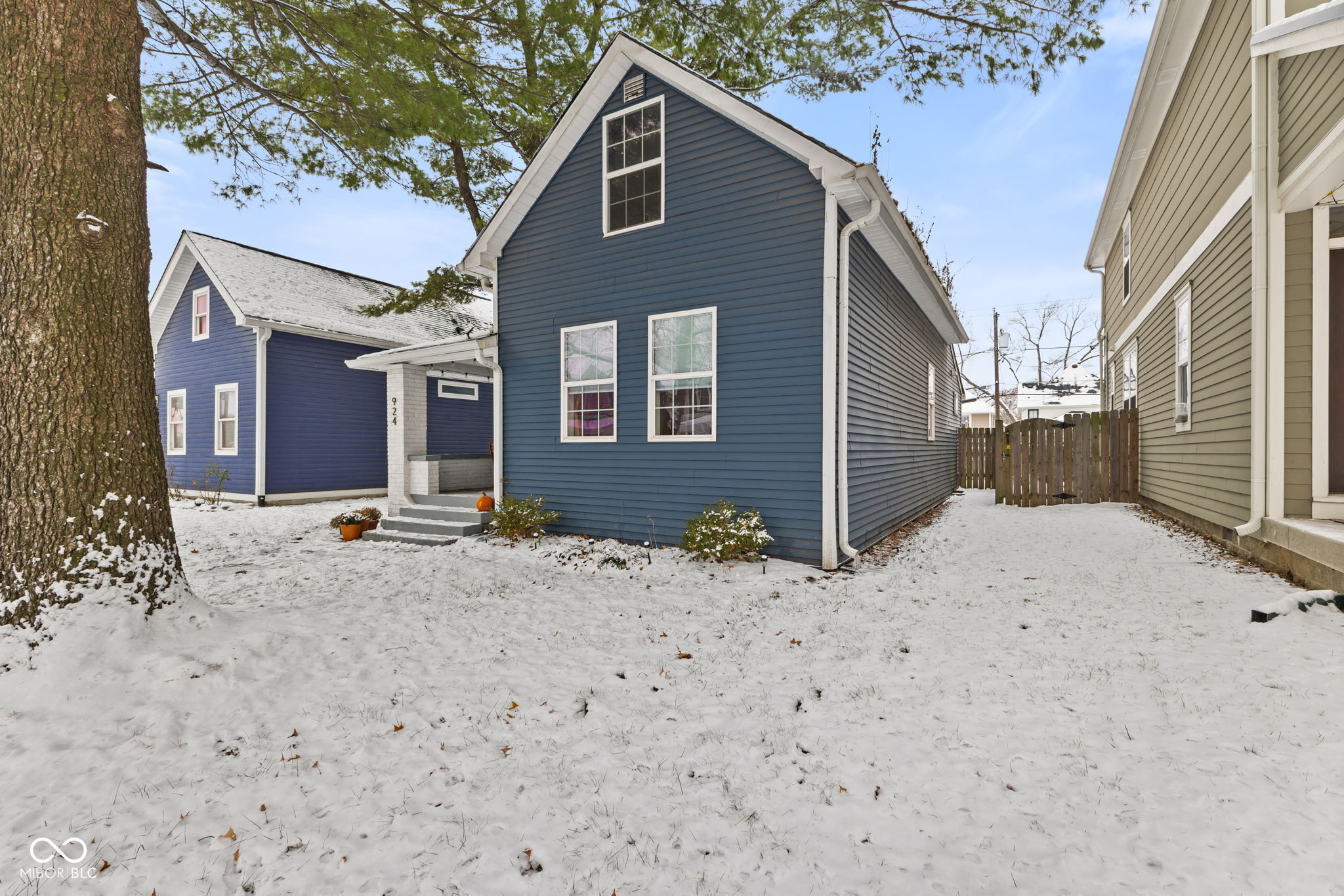 924 Keystone Avenue Indianapolis, IN 46201 - Photo 2 of 28