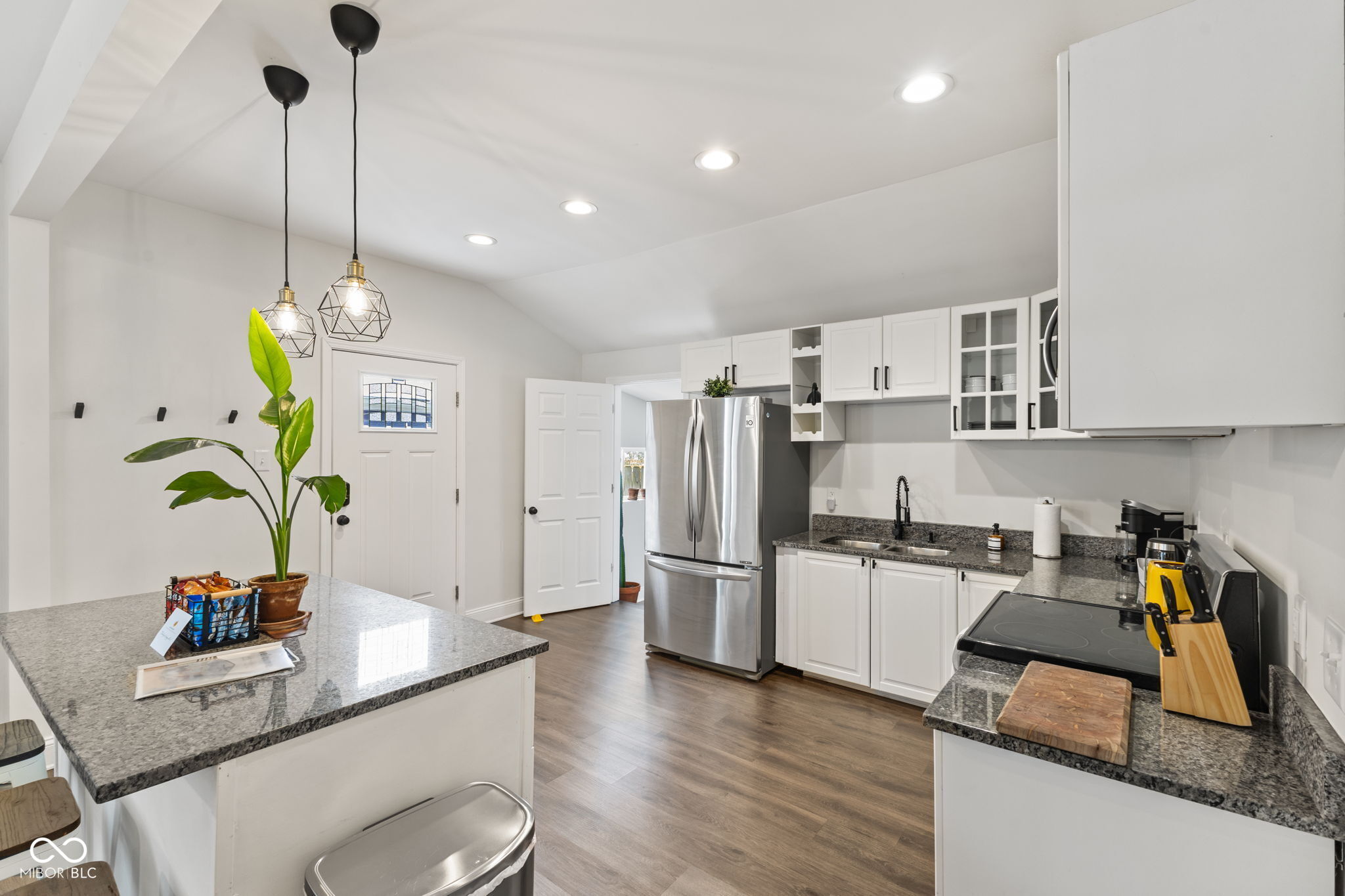 924 Keystone Avenue Indianapolis, IN 46201 - Photo 7 of 28