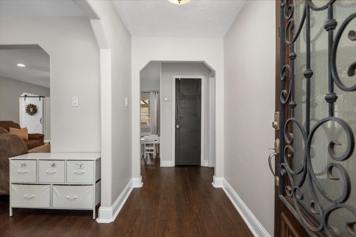 283 Shekel Lane Houston, TX 77015 - Photo 8 of 47