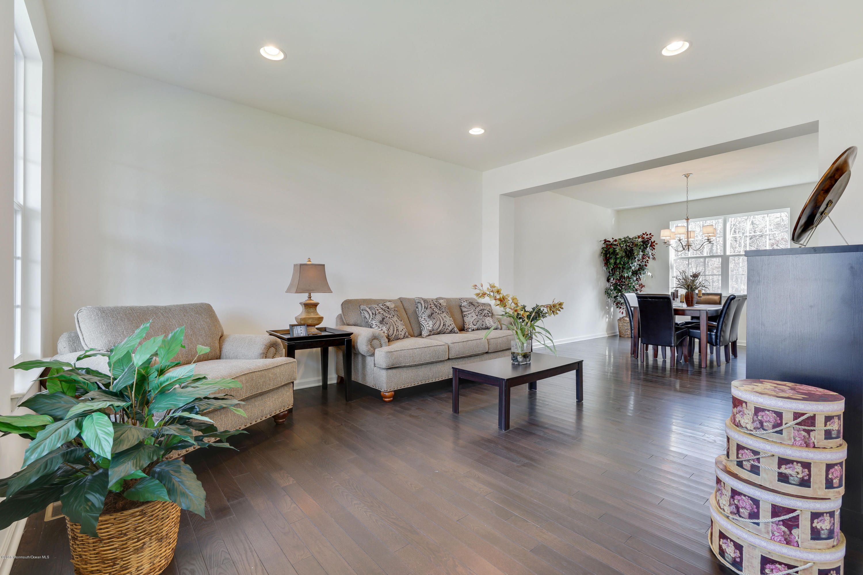21 Bellagio Road Jackson, NJ 08527 - Photo 6 of 23 Living Room