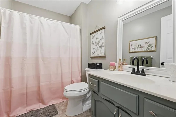 $350,000 | 814 South Park Drive, Raymore, MO 64083