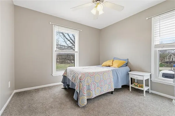 $350,000 | 814 South Park Drive, Raymore, MO 64083