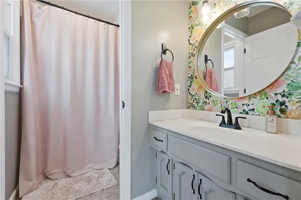 $350,000 | 814 South Park Drive, Raymore, MO 64083