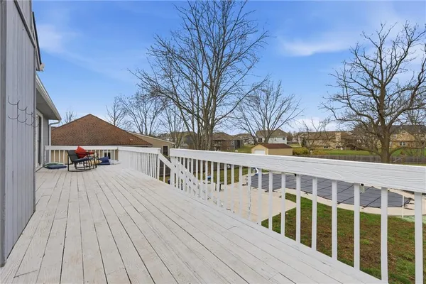 $350,000 | 814 South Park Drive, Raymore, MO 64083
