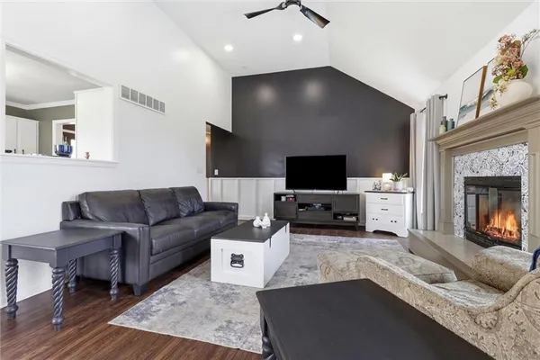 $350,000 | 814 South Park Drive, Raymore, MO 64083