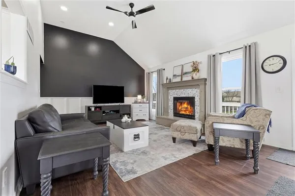 $350,000 | 814 South Park Drive, Raymore, MO 64083