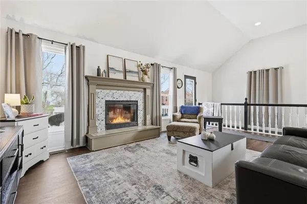 $350,000 | 814 South Park Drive, Raymore, MO 64083