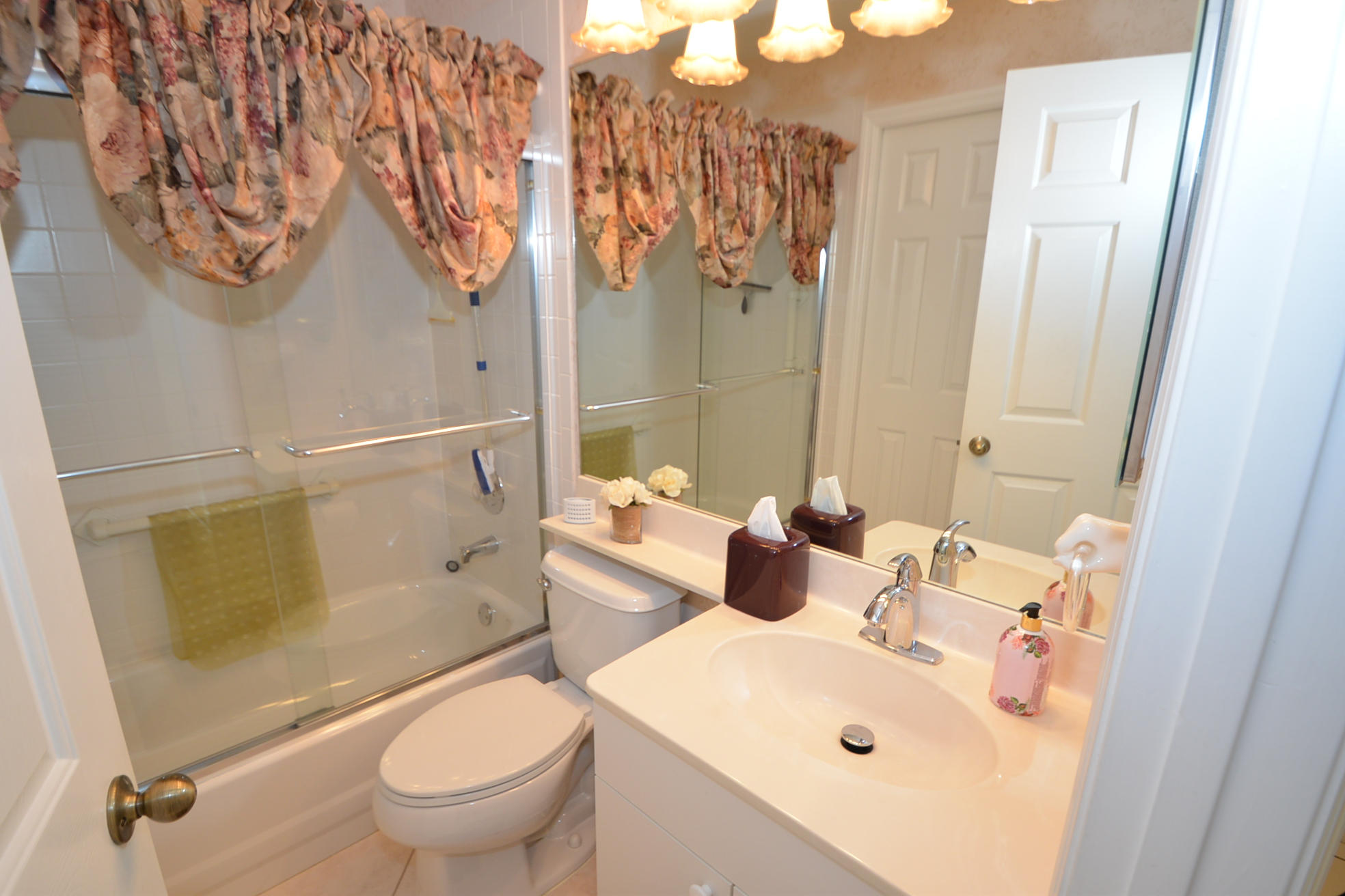 8658 Vía Reale, Unit 3 Boca Raton, FL 33496 - Photo 18 of 41 DSC_0193