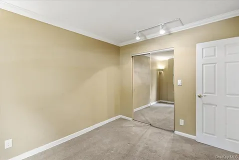 $325,000 | 86-22 155th Avenue, Unit 3L | Lindenwood
