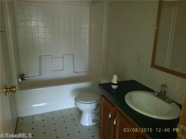 1760 Miller Chapel Road Salisbury, NC 28147 - Photo 5 of 11 Bath.