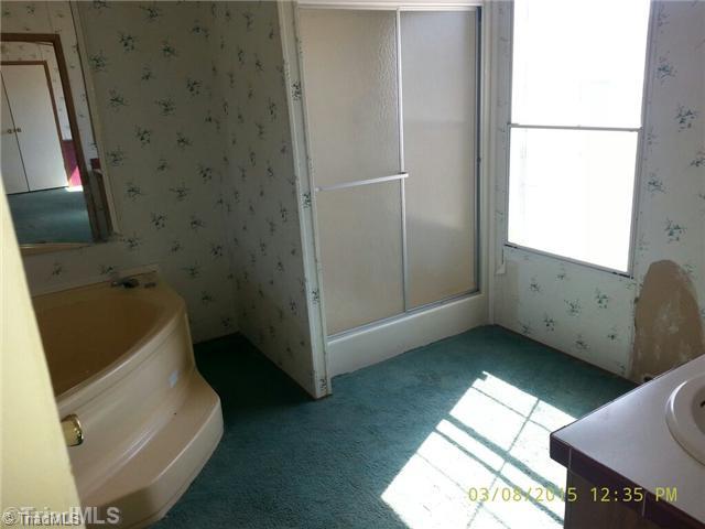 1760 Miller Chapel Road Salisbury, NC 28147 - Photo 6 of 11 Bath.