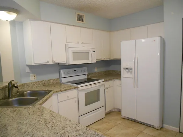 $309,900 | 300 Scotia Drive, Unit 203, Hypoluxo, FL 33462