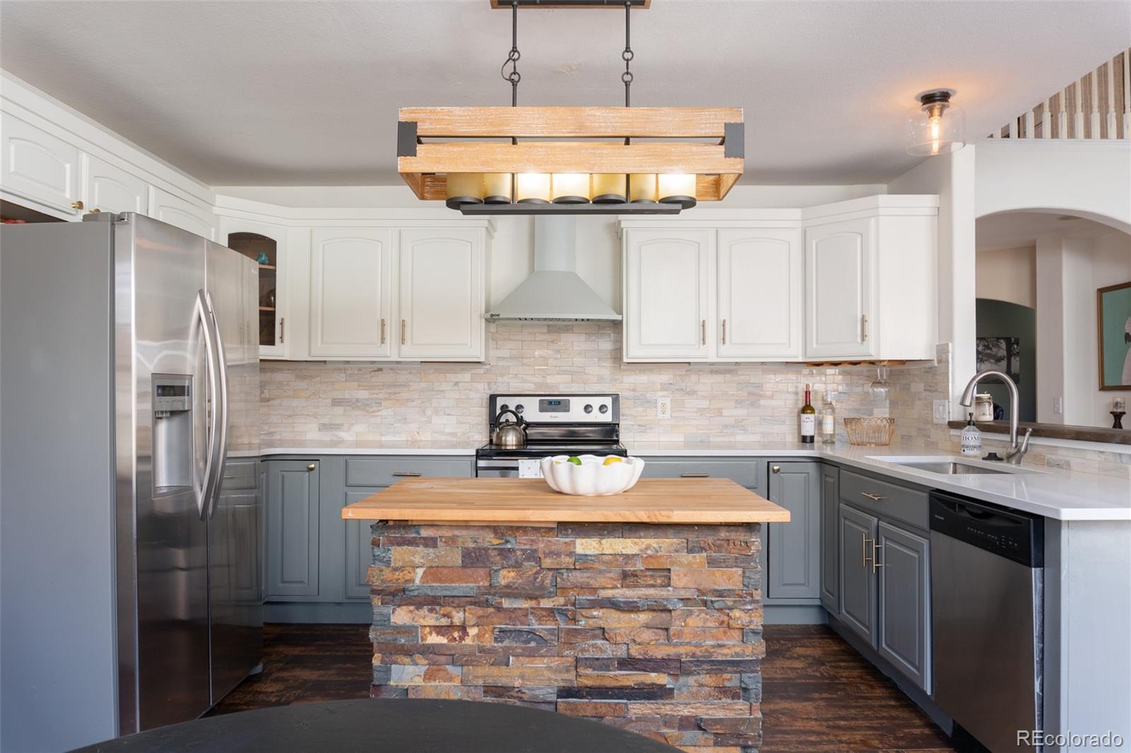 9842 South Fireweed Road Highlands Ranch, CO 80129 - Photo 2 of 39 Gallery Image 2