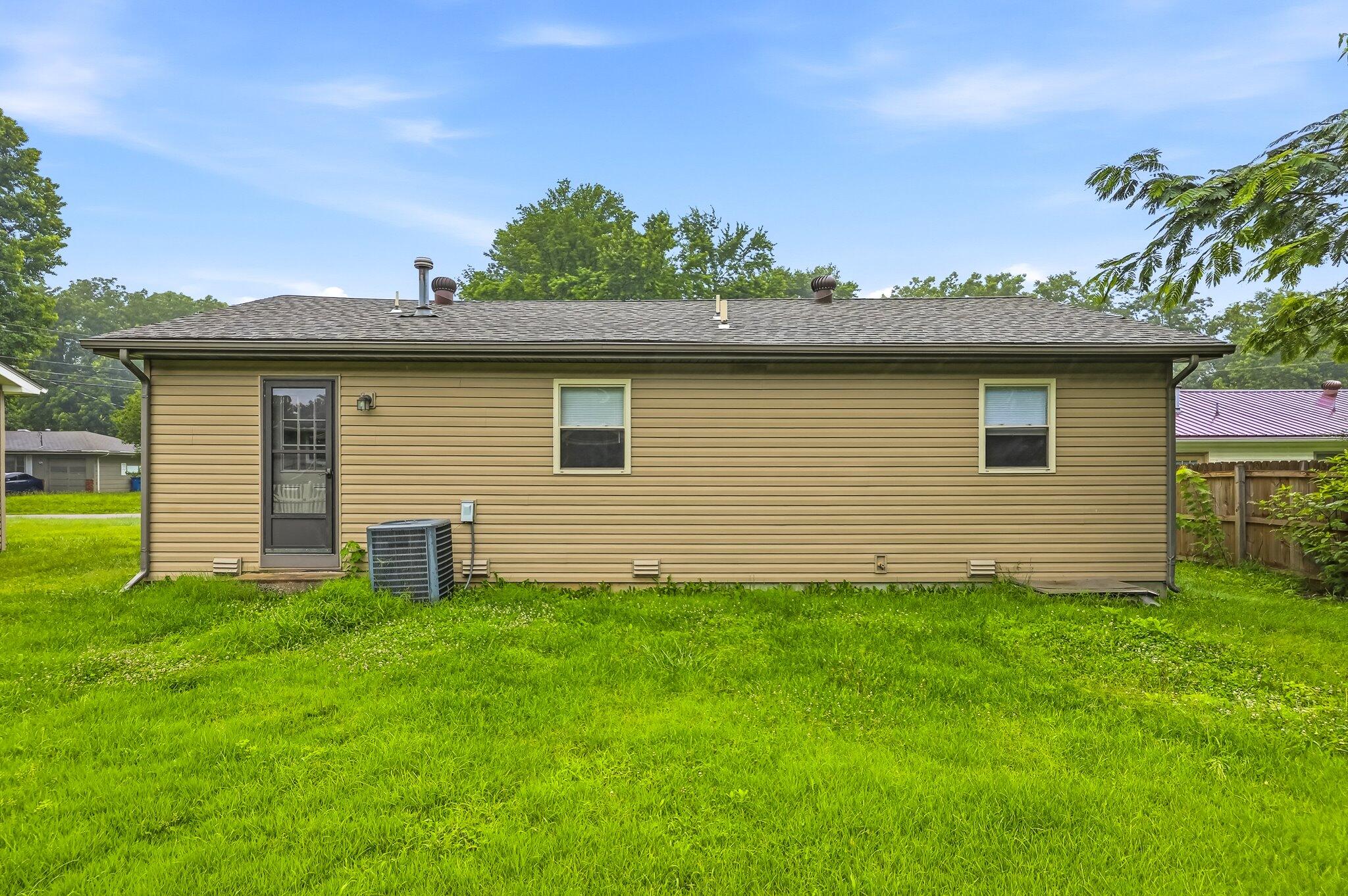 1324 South Estate Avenue Springfield, MO 65804 - Photo 12 of 12 13-1324_ESTATE_011