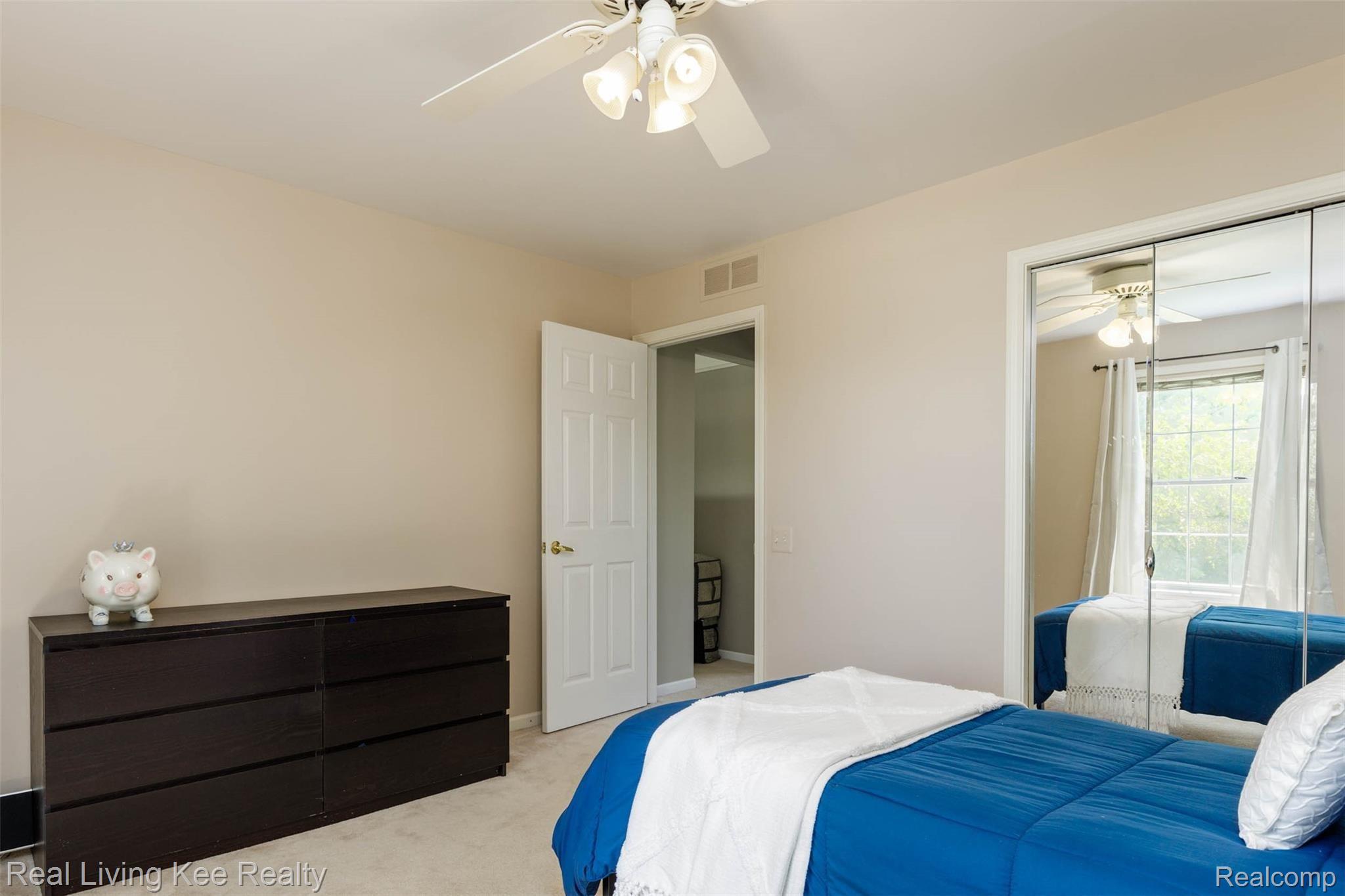 2398 Pleasant View Drive Rochester, MI 48306 - Photo 31 of 49 2398PleasantView-34.jpg