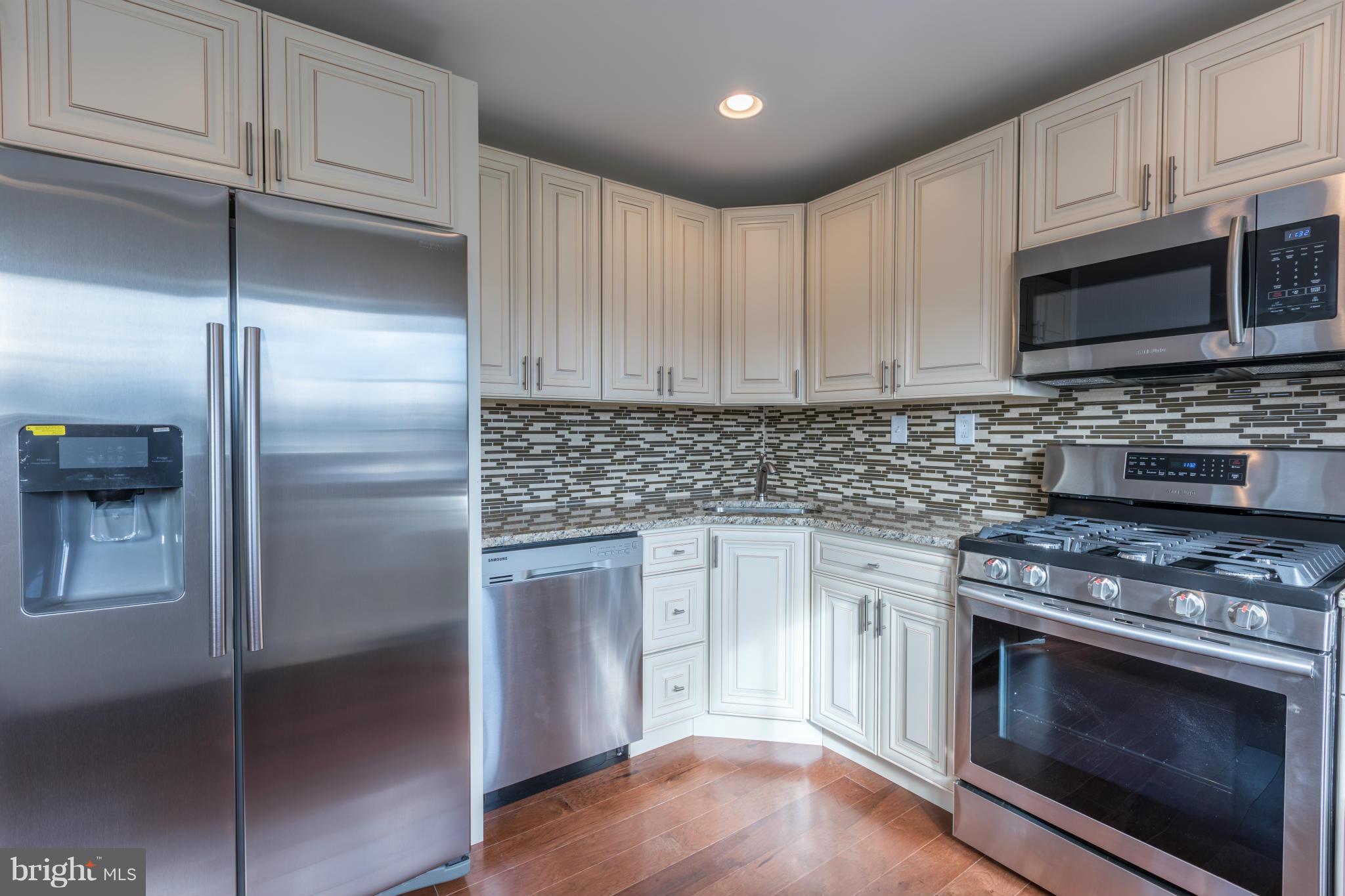 2821 Greenlawn Road Baltimore, MD 21207 - Photo 18 of 28 Kitchen