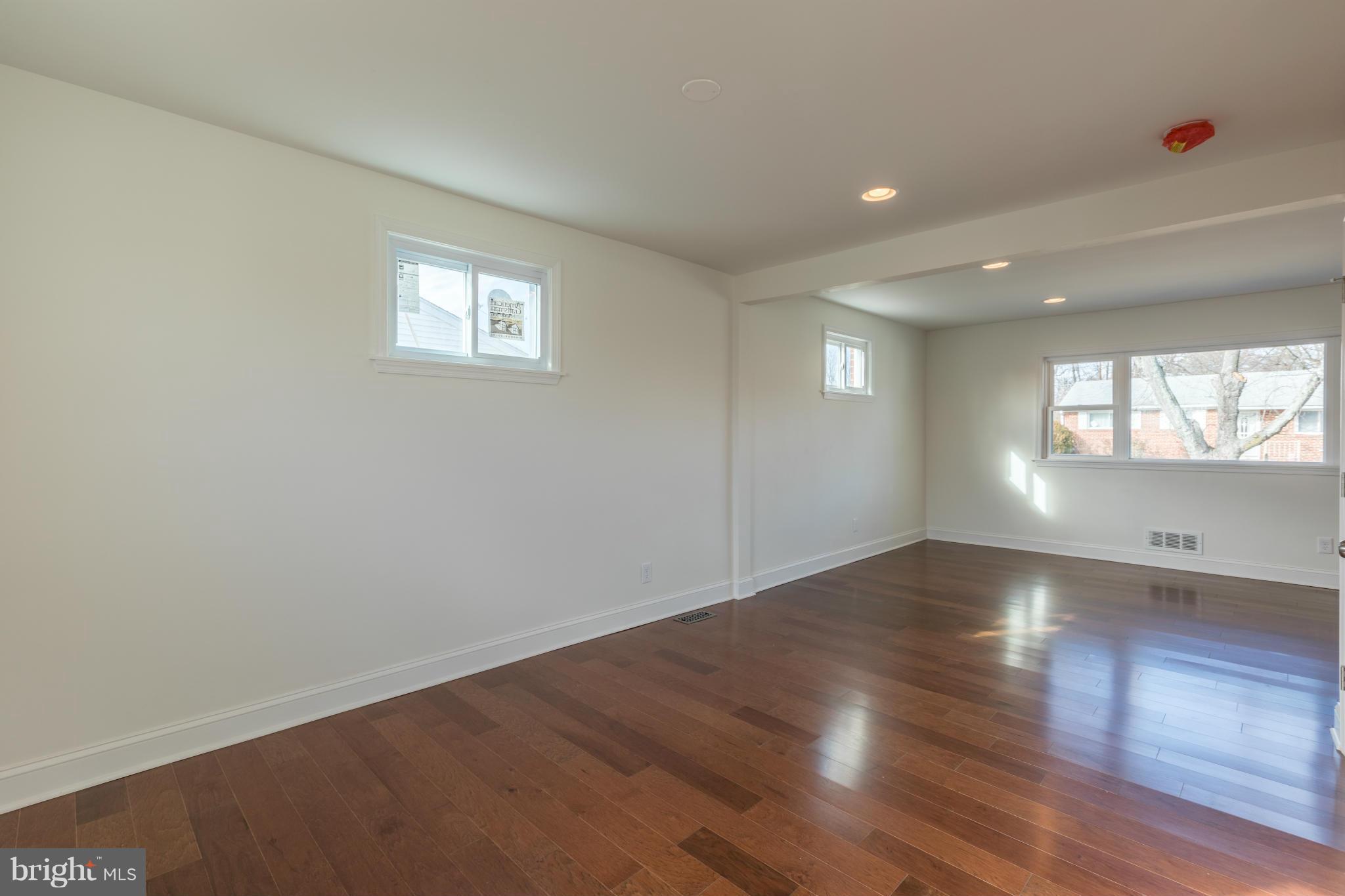 2821 Greenlawn Road Baltimore, MD 21207 - Photo 19 of 28 Dining Room/Living Room