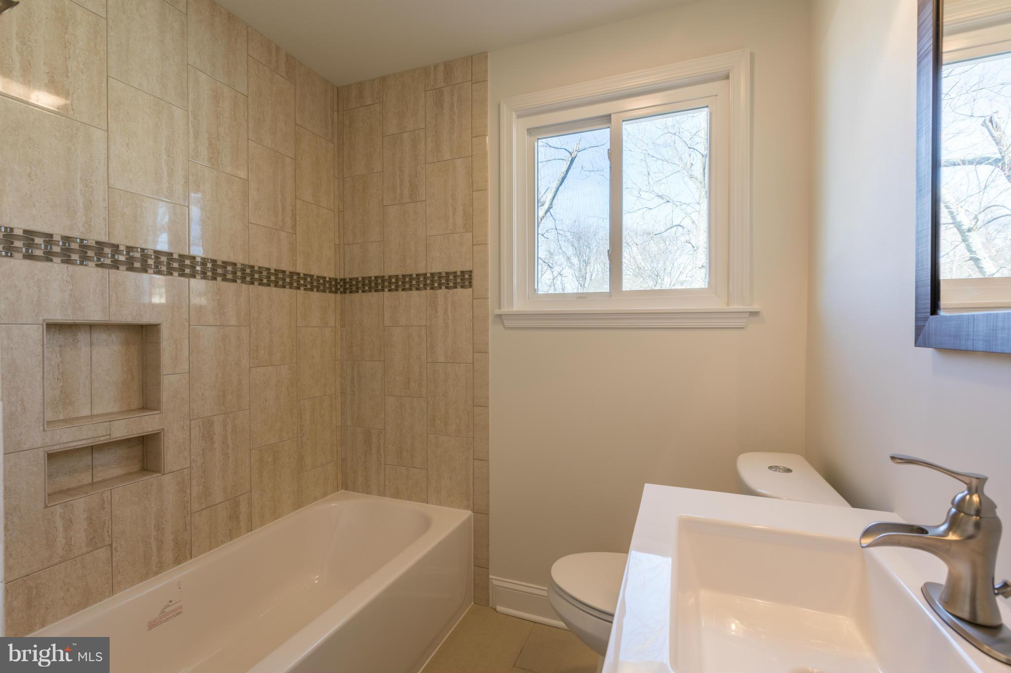 2821 Greenlawn Road Baltimore, MD 21207 - Photo 5 of 28 Bath-Main Floor