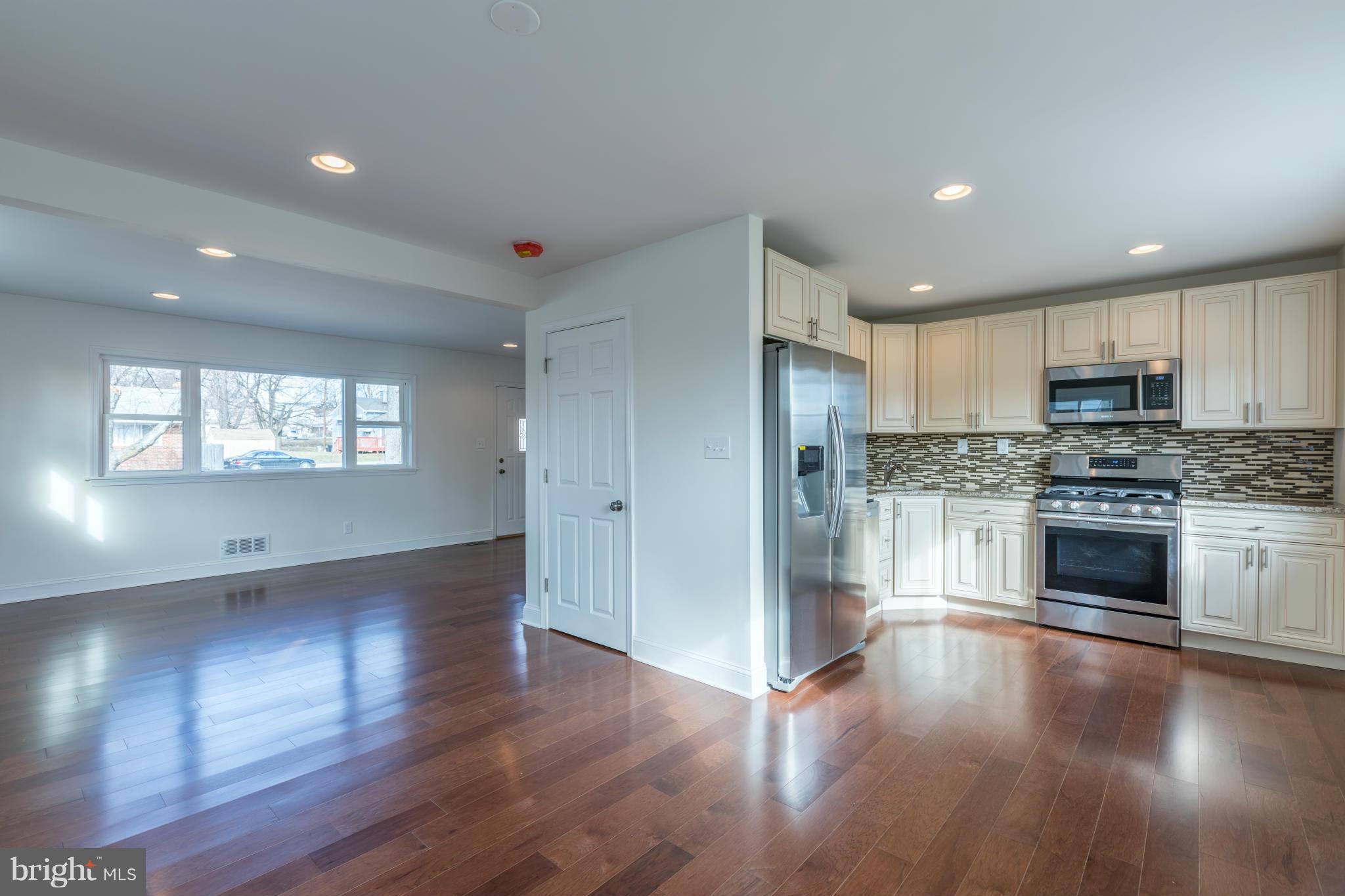 2821 Greenlawn Road Baltimore, MD 21207 - Photo 9 of 28 Interior (General)