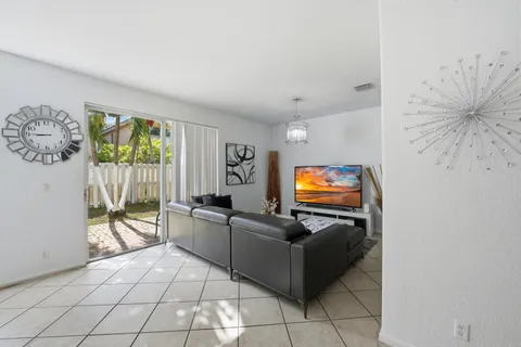 $475,000 | 4162 Winnipeg Way, West Palm Beach, FL 33409