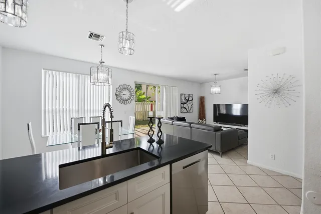 $475,000 | 4162 Winnipeg Way, West Palm Beach, FL 33409