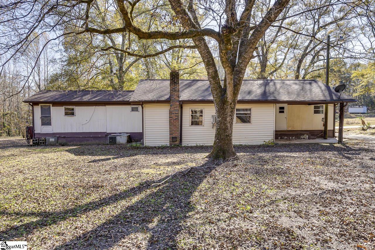 848 Black Snake Road Easley, SC 29640 - Photo 2 of 21